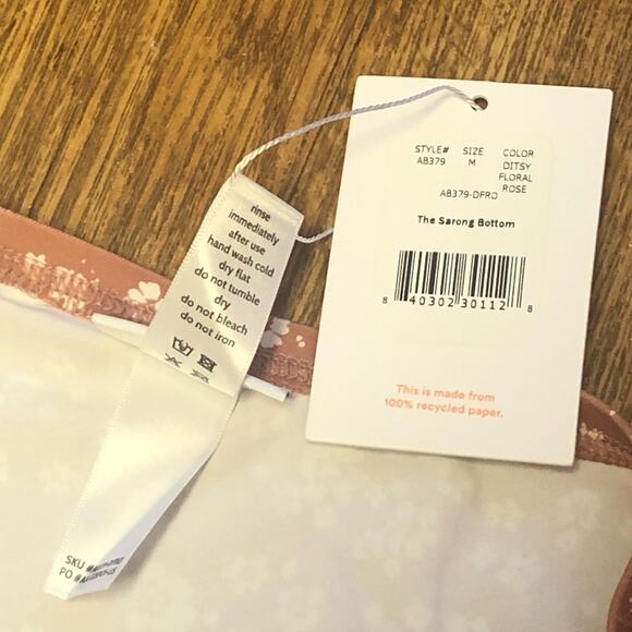 Andie Swim Sarong Coverup in Ditsy Floral Rose Pink Size Medium - Picture 7 of 9